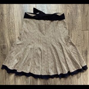 Maurices size 1/2 skirt (tan/black/white)